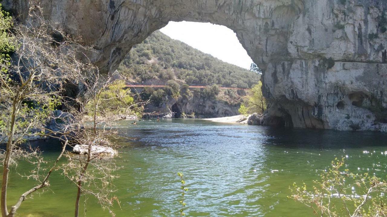 Mas Des Falaises Saint Alban Auriolles Exterior foto